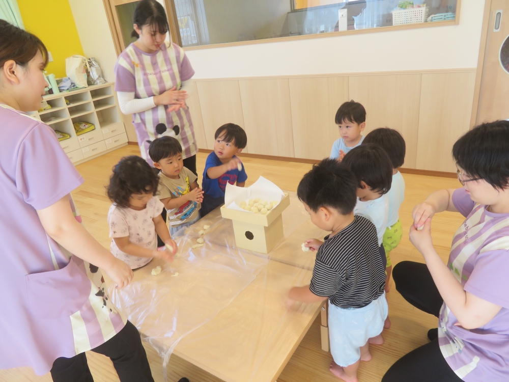 小麦粉粘土でお団子づくり♪