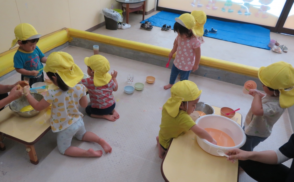 片栗粉遊び、楽しいね！