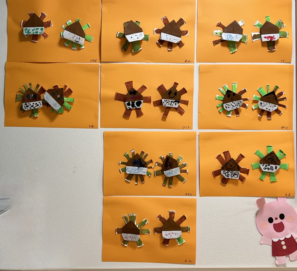 10月の壁面（みどり組）